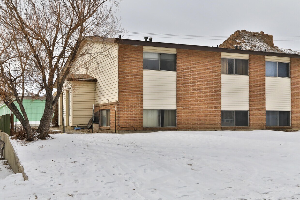 265 River View Dr Unit 1, Green River, WY 82935 Apartments in Green