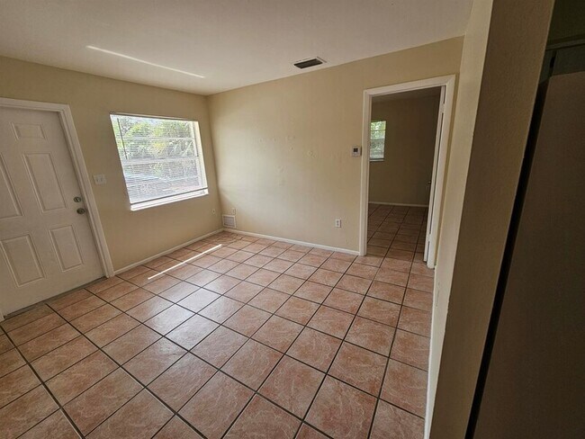 Building Photo - 3814 Desoto Ave