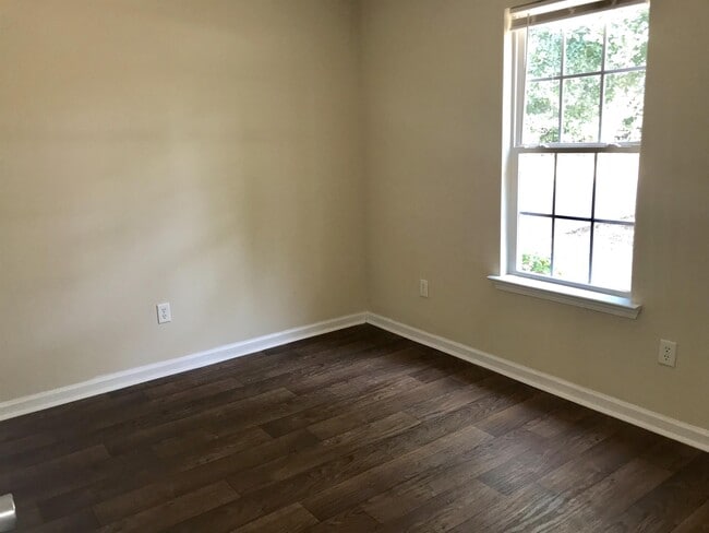 Building Photo - 207 Bonielane Dr