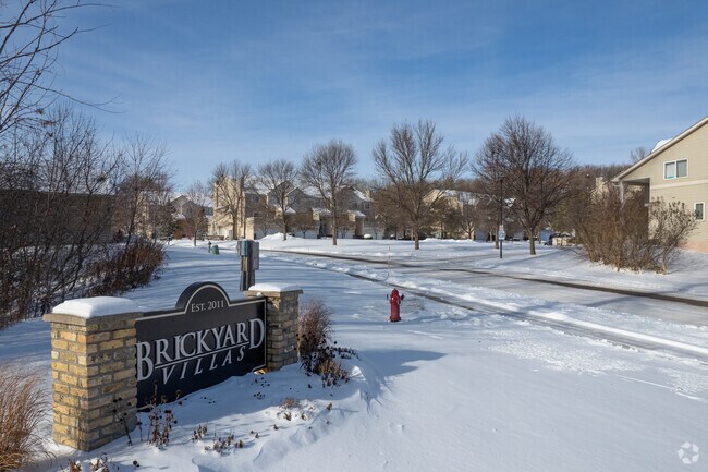 Foto del edificio - 328-342 Brickyard Dr