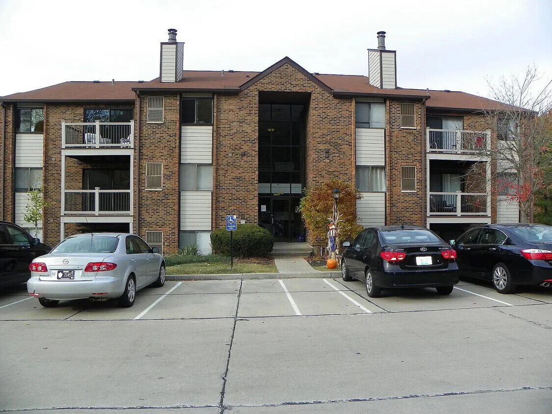 50 Woodland Hills Dr Unit 11, Southgate, KY 41071 Condo for Rent in