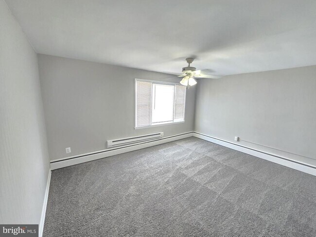 Building Photo - 5122 Plainfield Ave