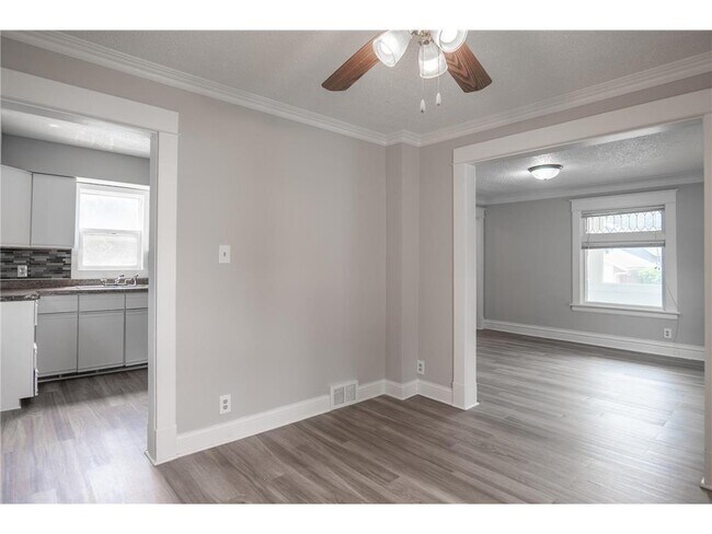 Foto del edificio - 938 N Cypress St