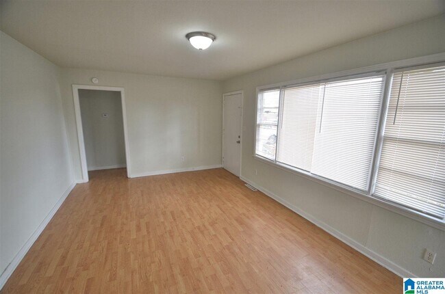 Foto del edificio - 1024 Brooklane Dr