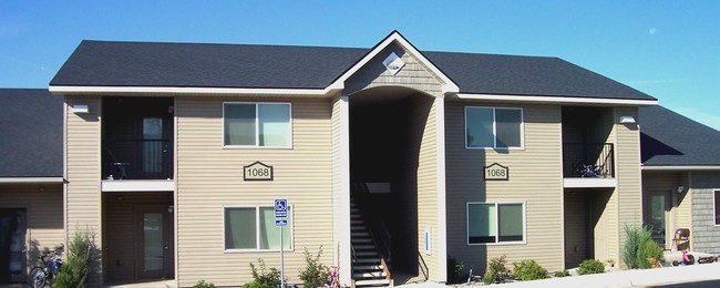 Building Photo - Thunder Rock Apartments