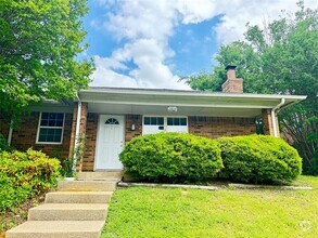 Building Photo - 2802 Shady Grove Dr