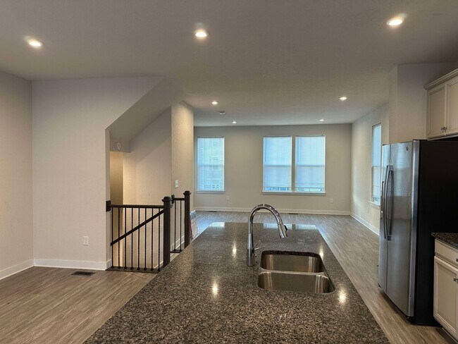 Building Photo - 116 Spring Grove Way