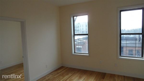 Building Photo - 440 W 164th St