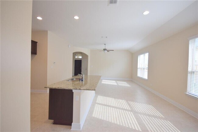 Foto del edificio - 420 Blue Waterleaf Ln