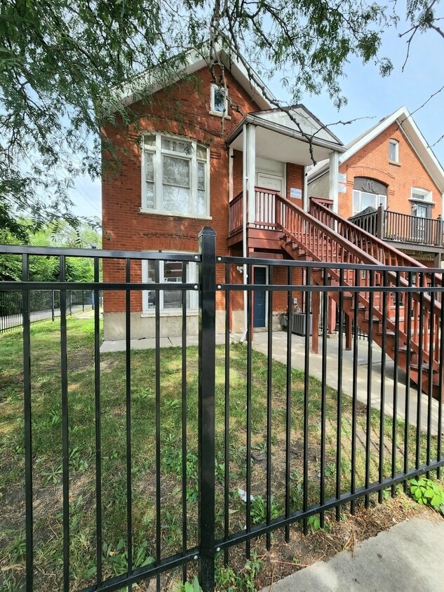 1332 S Claremont Ave Unit 1, Chicago, IL 60608 Condo for Rent in