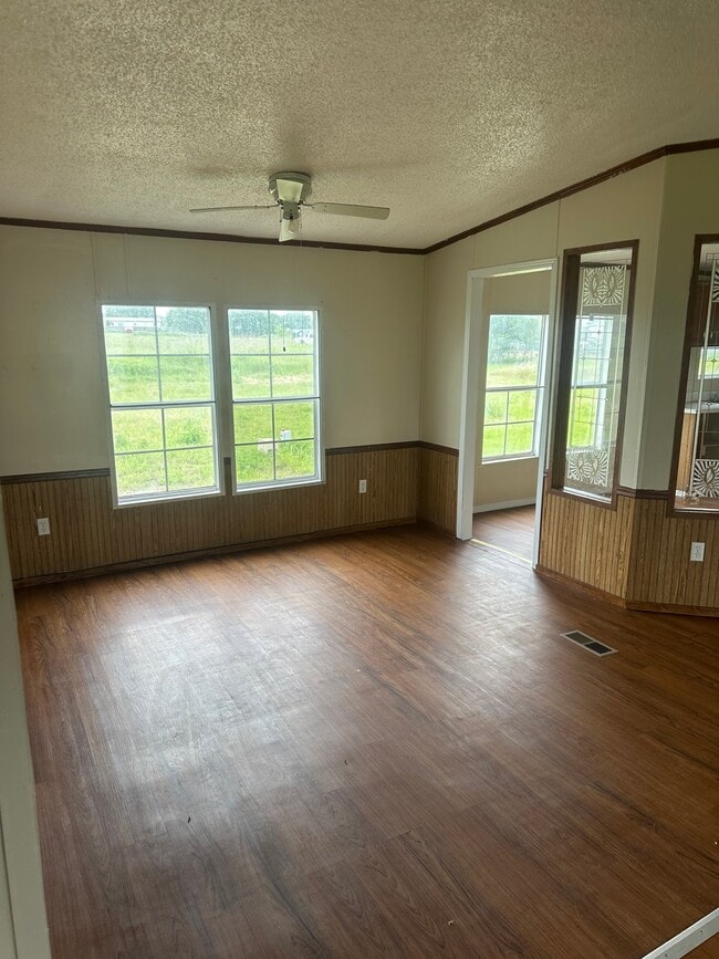 Building Photo - 214 Troy View Dr