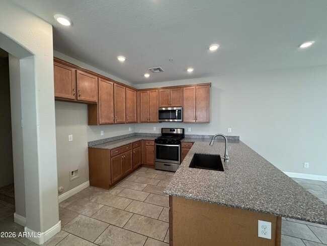 Foto del edificio - 1723 N 208th Ave