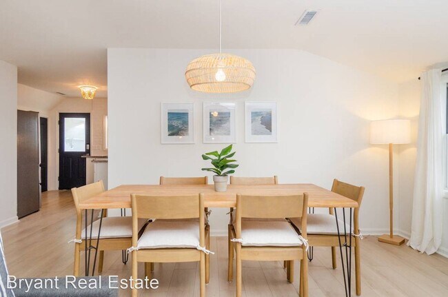 Building Photo - 3 br, 2 bath House - 6 Sunset Avenue Unit D