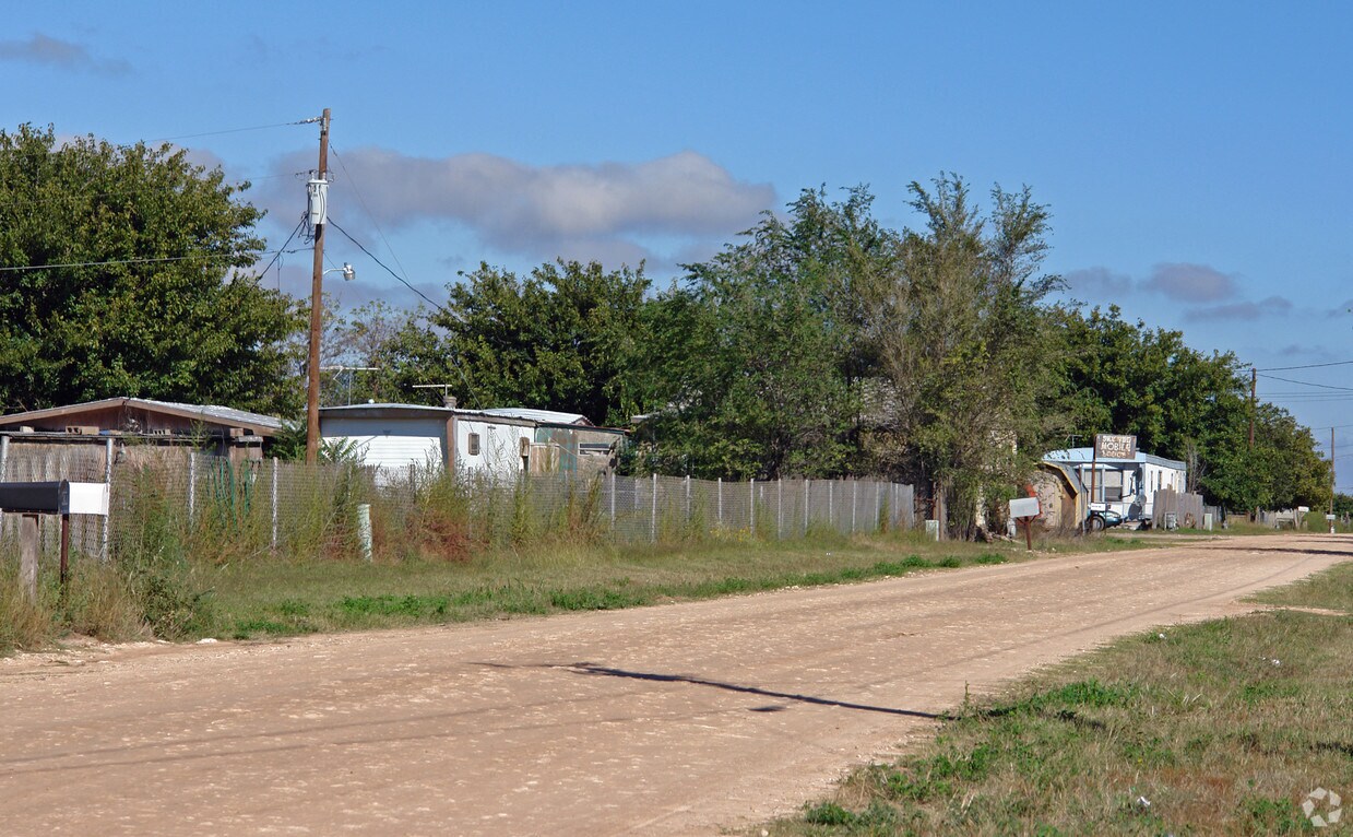 Building Photo - 1714 County Road 3020
