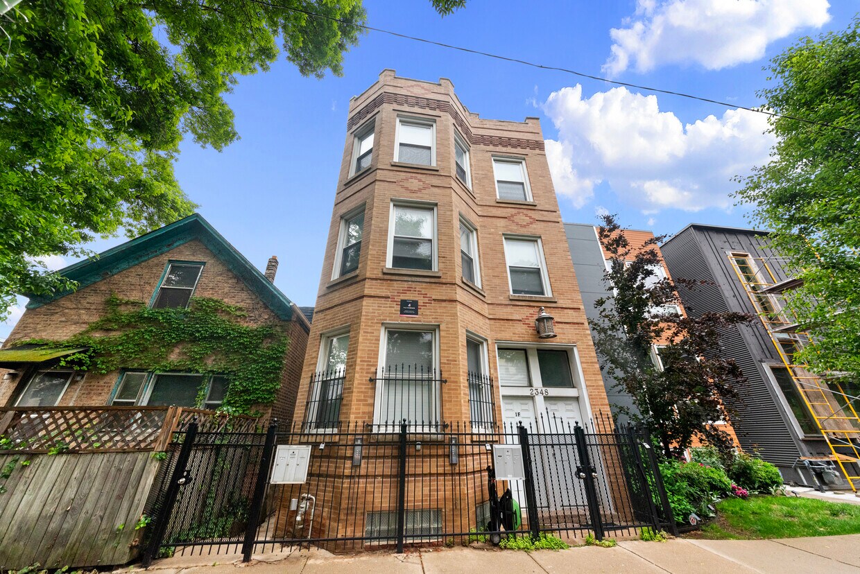 Foto principal - 2348 W Moffat St