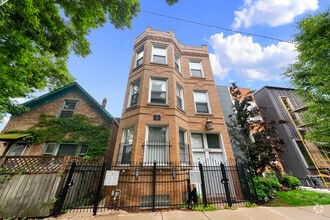 Building Photo - 2348 W Moffat St