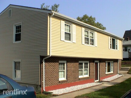 Primary Photo - 3 br, 1 bath Apartment - 34 Highland Ave.