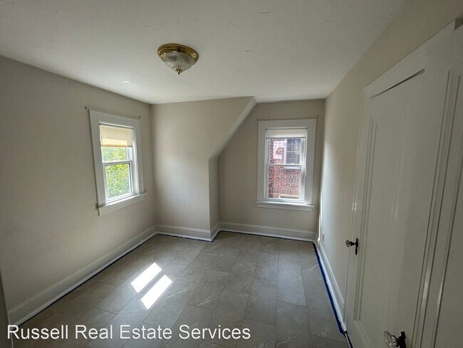 Foto del edificio - 3 br, 1.5 bath House - 2799 Lakeview Ave