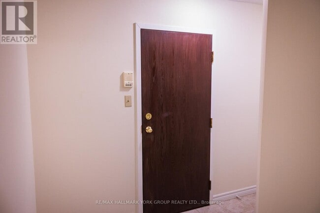 Building Photo - 141-141 Edgehill Dr