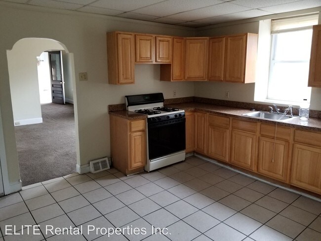 Building Photo - 3 br, 1 bath House - 736 Main Street