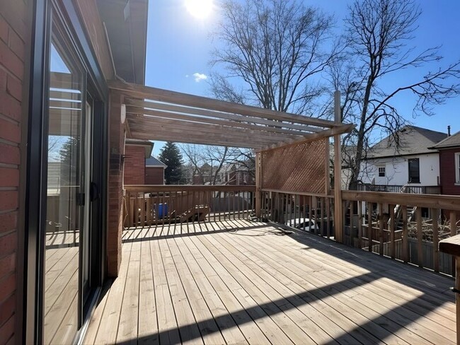 Building Photo - 47 Ontario Ave