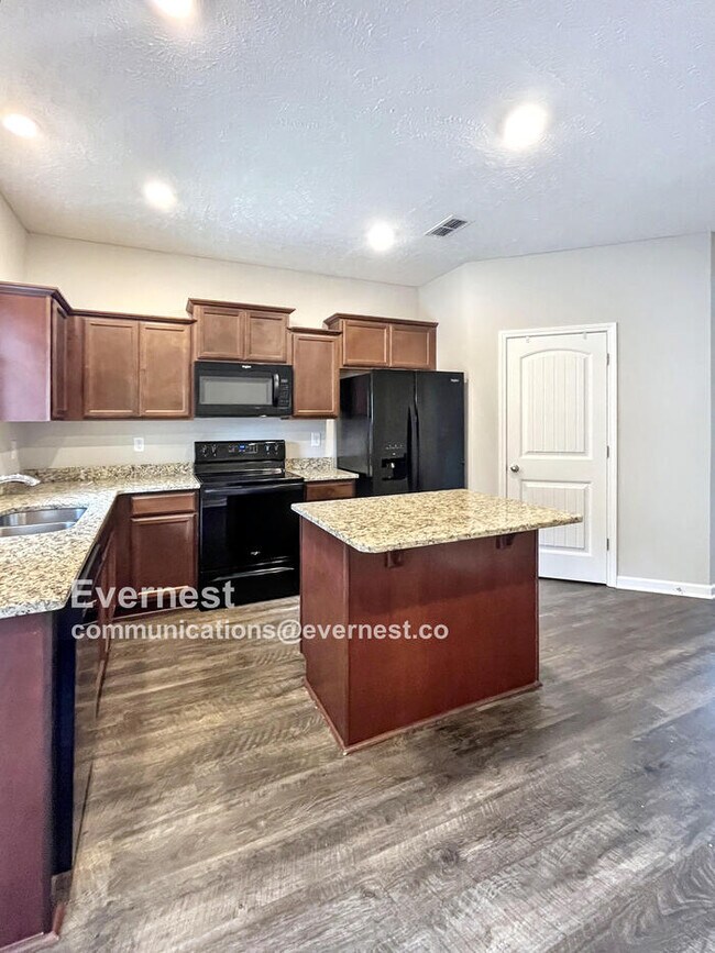 Foto del edificio - 4099 Saddlecreek Wy