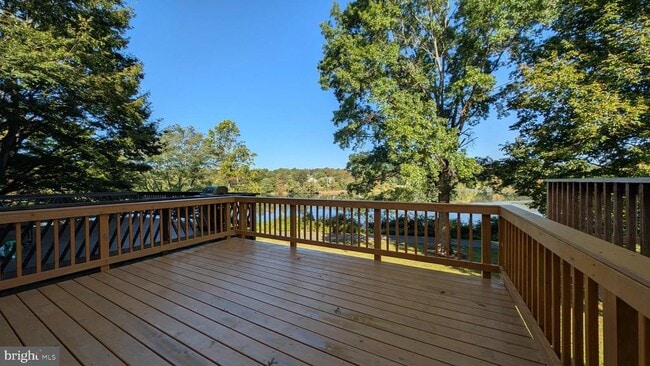 Building Photo - 18730 Martins Landing Dr