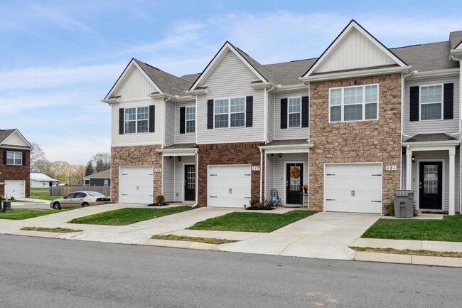 Building Photo - 117 Champions Ln