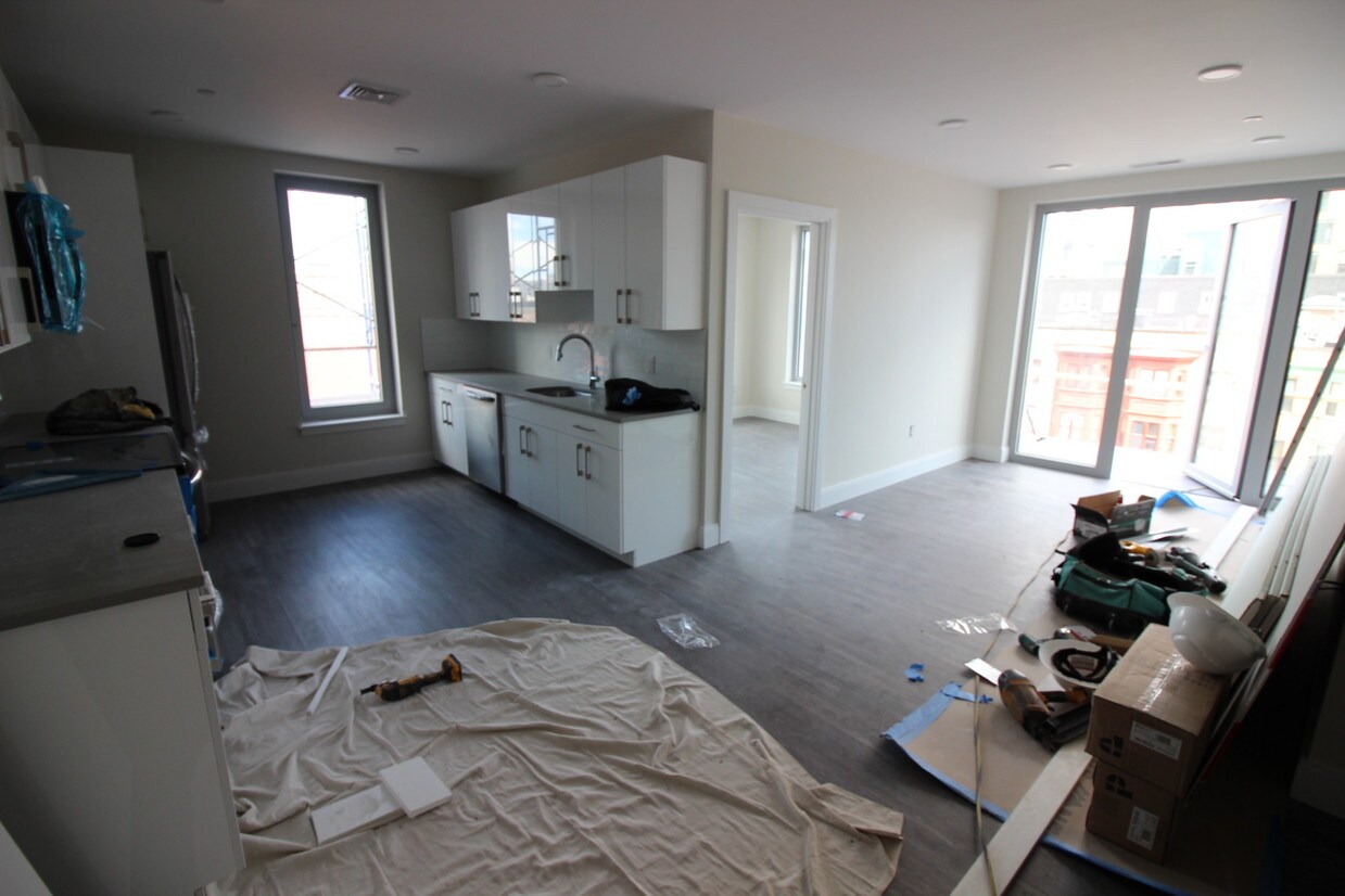 Primary Photo - 1065 Tremont St