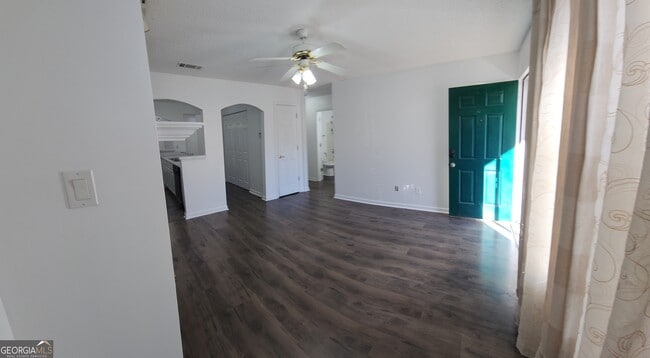 Foto del edificio - 200 Glynn Addy Dr