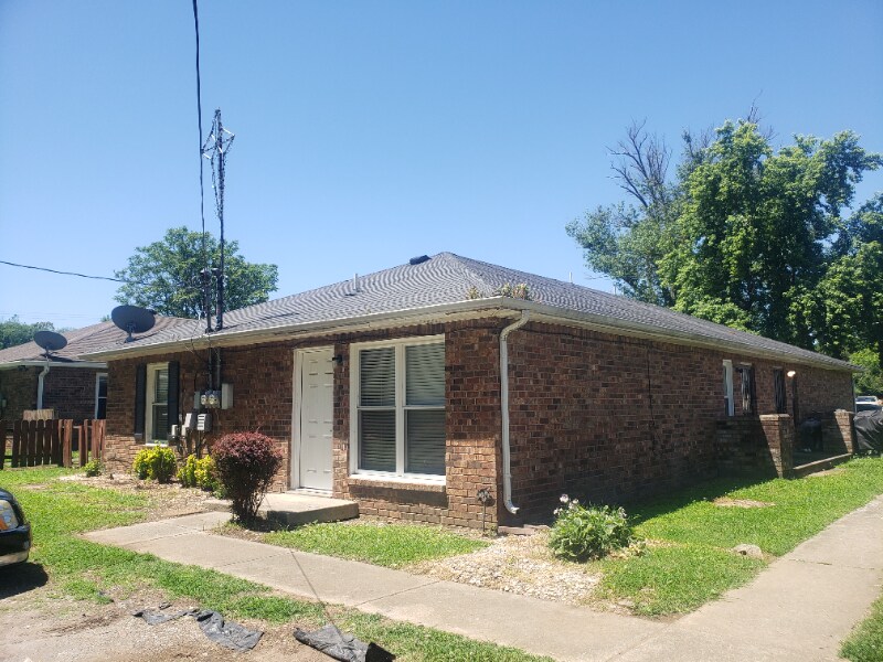 Building Photo - 1408 23rd Ave N