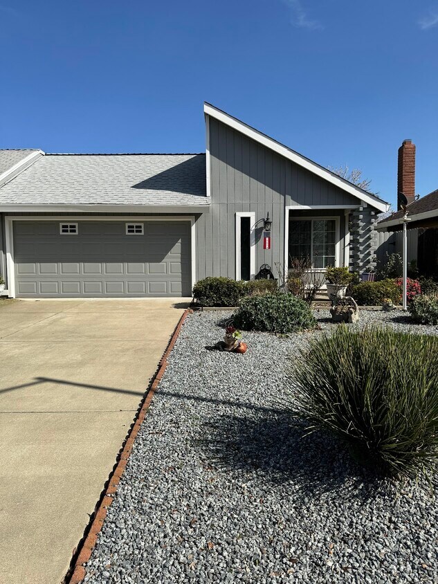 Primary Photo - 10854 Paiute Way