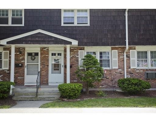 Primary Photo - 418 Meadow St