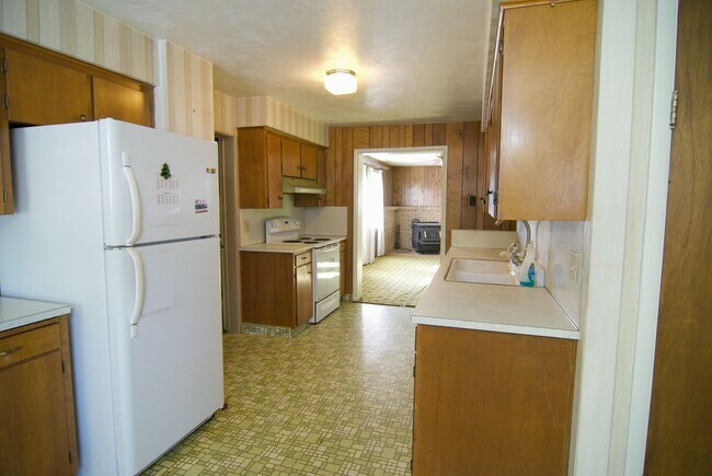 Building Photo - 10923 N 36th E