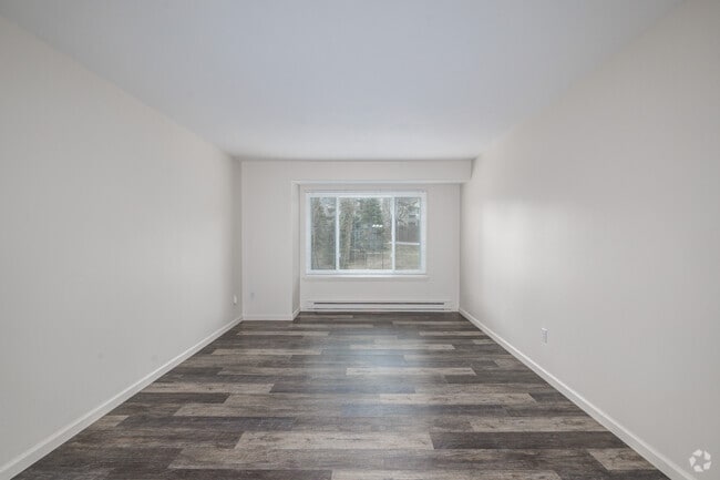 2BR, 1BA - 900SF - Living Room - Hickory Hills Apartments