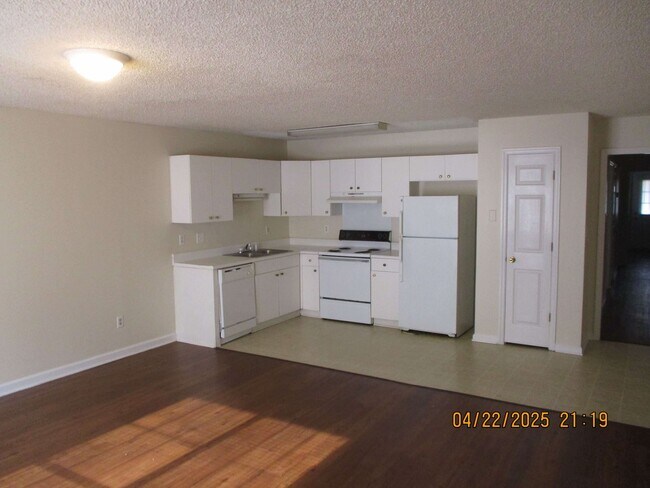 Building Photo - 2507 Cardinal St