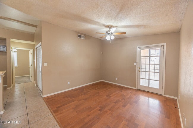 Building Photo - 449 Valle Calido Dr