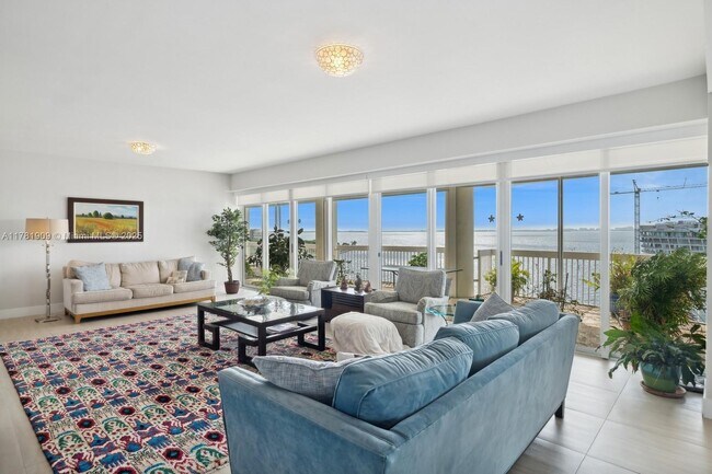 Foto del edificio - 1690 S Bayshore Ln