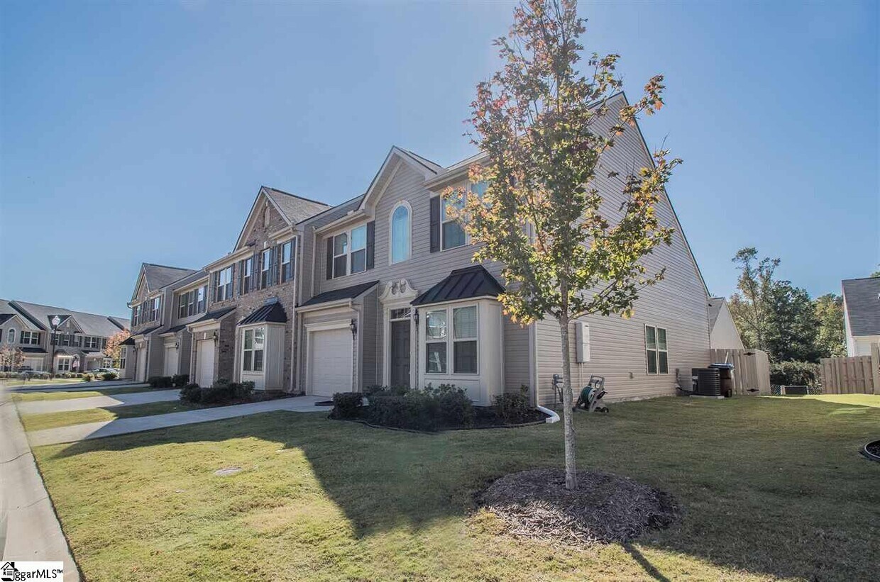 21 Fairchild Way, Greenville, SC 29607 Condo for Rent in Greenville