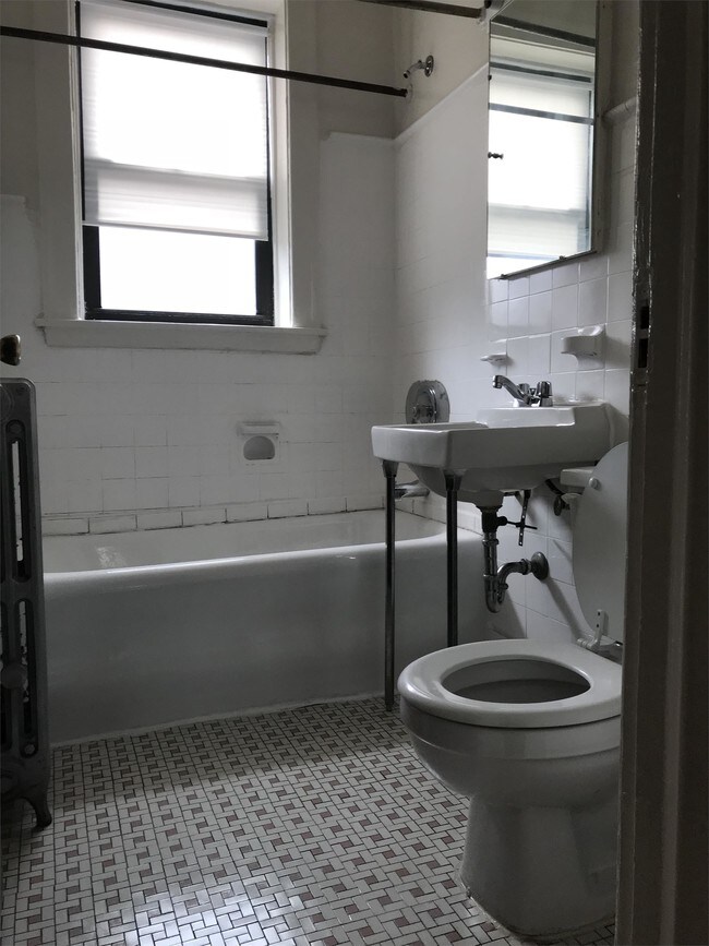 Foto del edificio - 8300 S Justine St