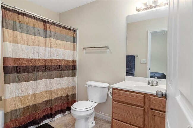 Building Photo - Updated home close to post!