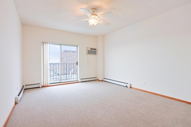 Foto del edificio - Kenwood Gables