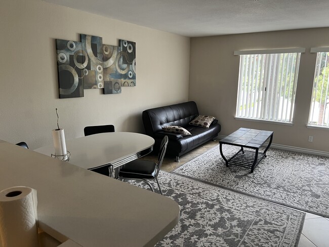 Building Photo - 8889 Caminito Plaza Centro