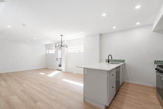 Building Photo - 11440-11487 87 St NW