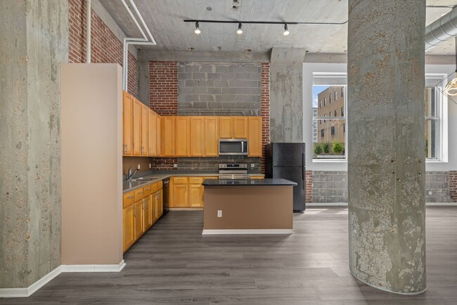 Building Photo - Urban Industrial Condo, Professionally Man...