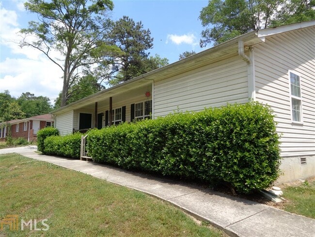Building Photo - 8498 Dawn Ave
