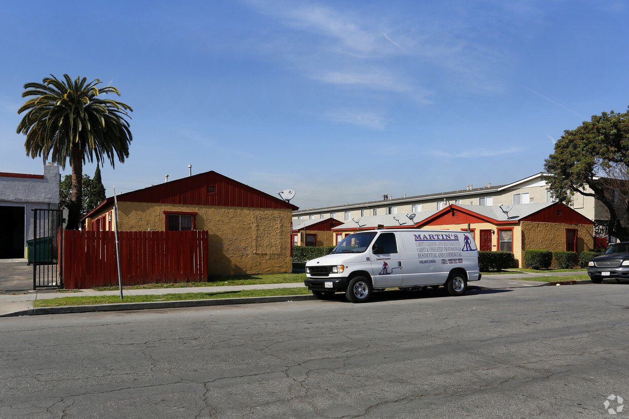 Foto del edificio - Cedar Ave. Apartments