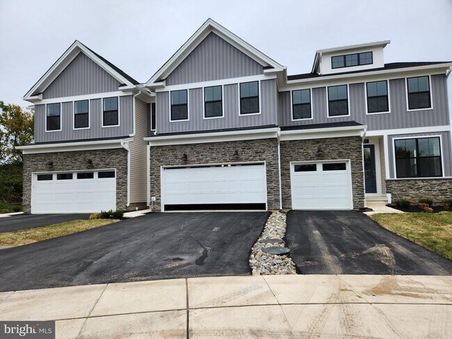 Foto del edificio - 821 Bayberry Ct