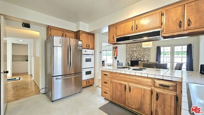 Foto del edificio - 4725 Purdue Ave