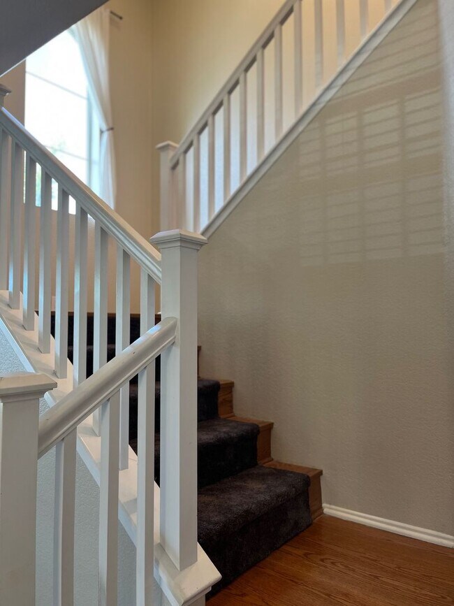 Building Photo - 3 Bedroom 2 1/2 bath Murrieta Townhome
